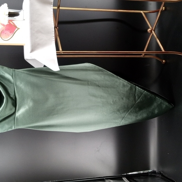 BEAUTIFUL GREEN WINDSOR DRAPE NECK ASSYMETRICAL DRESS SIZE S - Picture 3 of 7